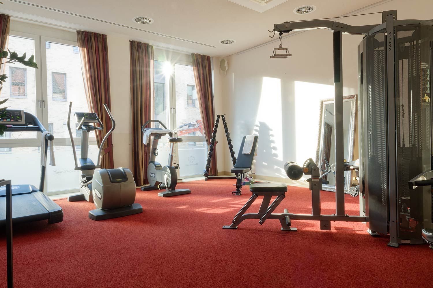 Modernes Fitnessstudio im Hotel von Euch in Meppen mit Trainingsgeräten